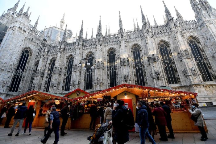 Vianočné trhy na Piazza Duomo.