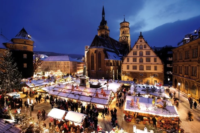 Pohľad na stuttgartský vianočný jarmok.